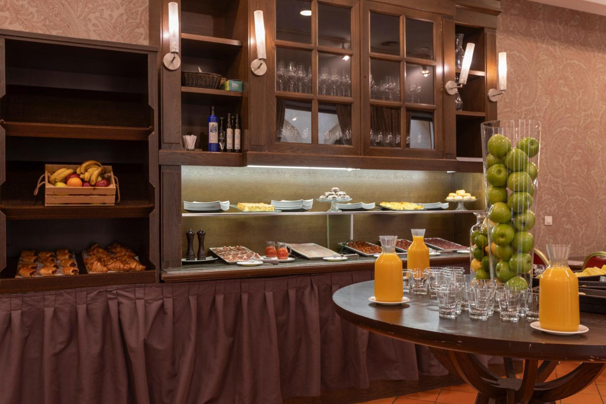Hotel San Antonio El Real 4*